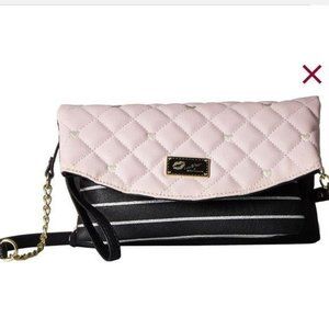 Betsey Johnson Convertible CROSSBODY to WRISTLET P